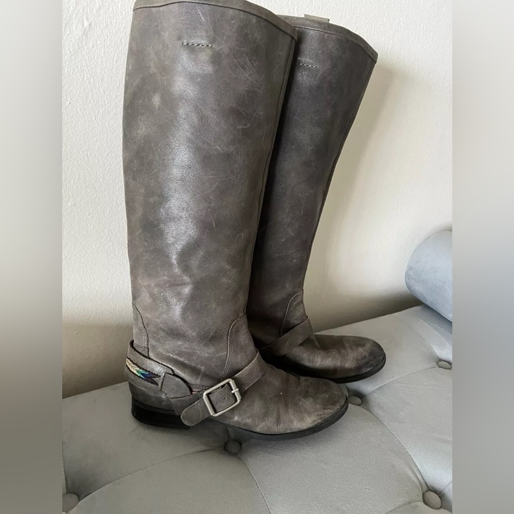 Lucky Brand Women’s Boot Size 9.5 Grey Leather